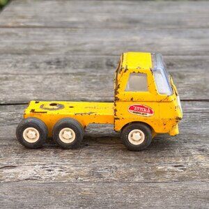 Vintage 70s Tonka Mini Pressed Steel Yellow Semi Tractor Trailer Truck Cab Toy